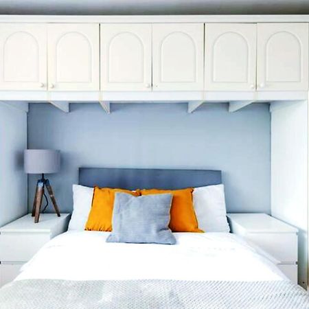 Eagle Drive Apartment Хендън Екстериор снимка