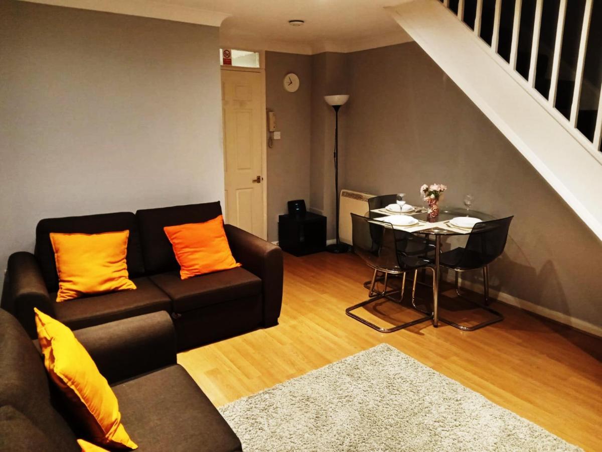Eagle Drive Apartment Хендън Екстериор снимка