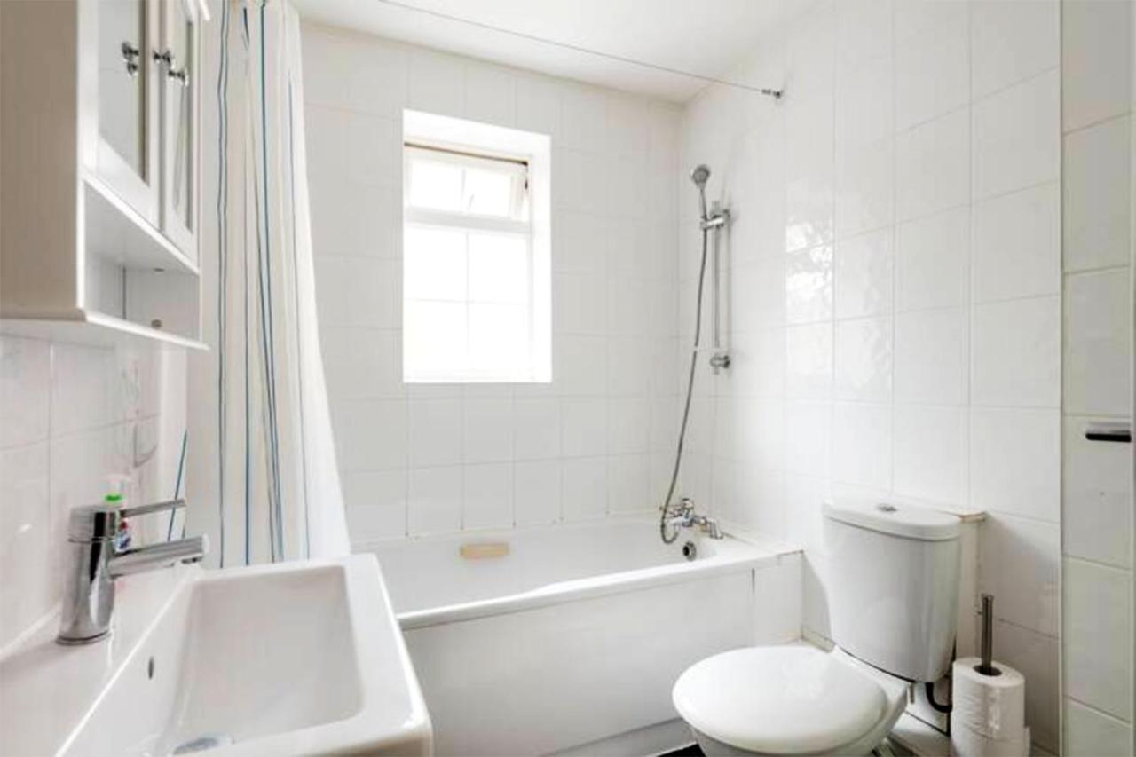 Eagle Drive Apartment Хендън Екстериор снимка